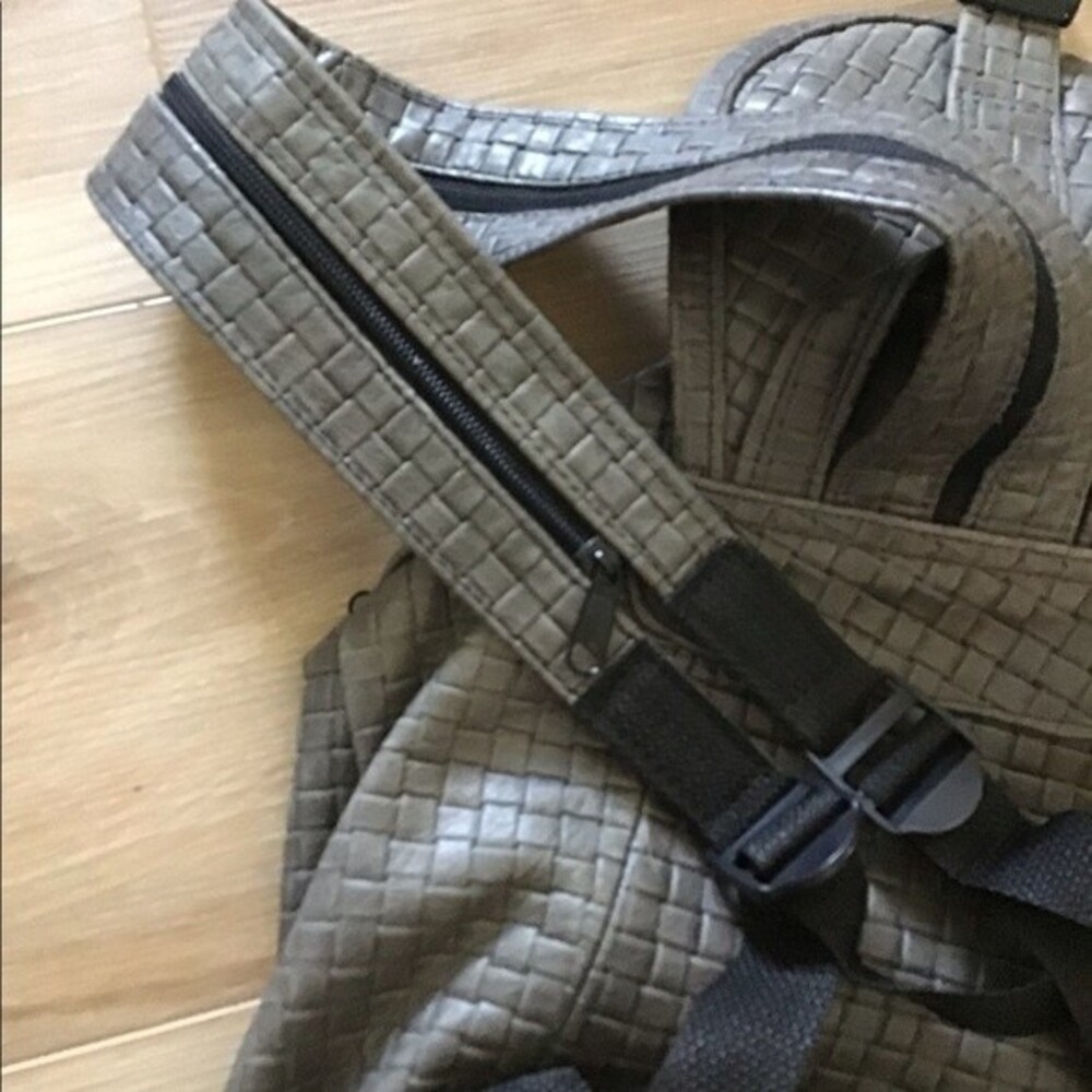 Made In Mexico Gray Leather Backpack/Slingpack - Picture 6 of 9
